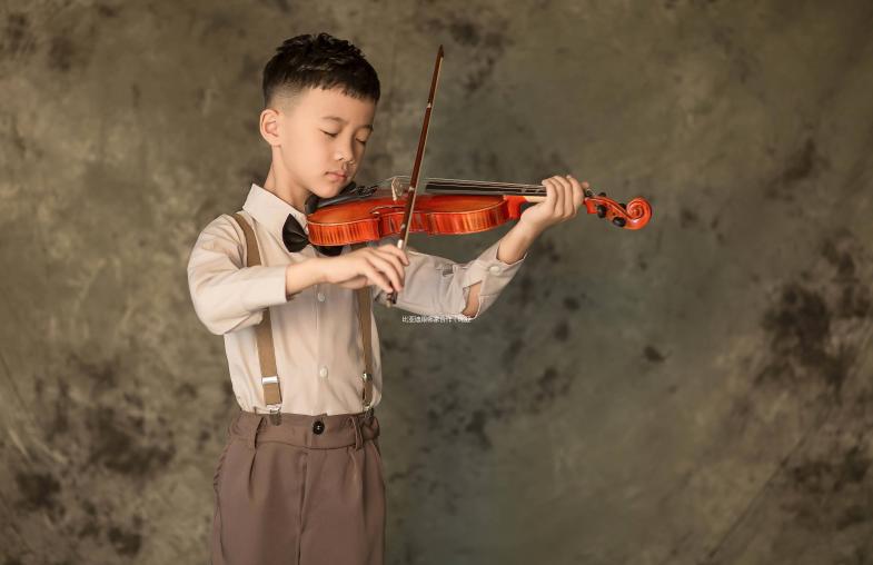 比亞迪跟哪家合作(比亞迪跟哪家合作生產)